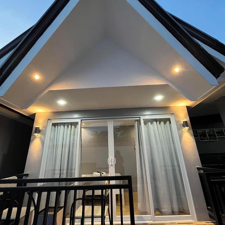 D' Beach Resort Puerto Princesa Bagian luar foto