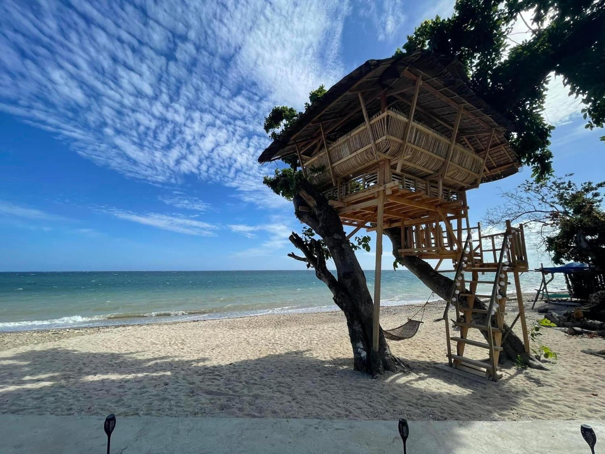 D' Beach Resort Puerto Princesa Bagian luar foto