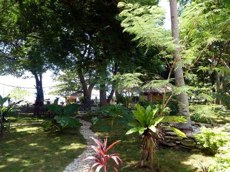D' Beach Resort Puerto Princesa Bagian luar foto